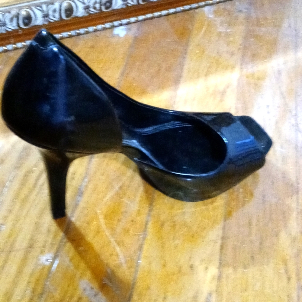 Jessica Simpson size 7 peep toe heels